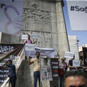 valiligin sesli stant yasagi sonrasi ailelerden cagri yardimlar engelleniyorsa o halde ilaclar karsilansin T5WvVSZu