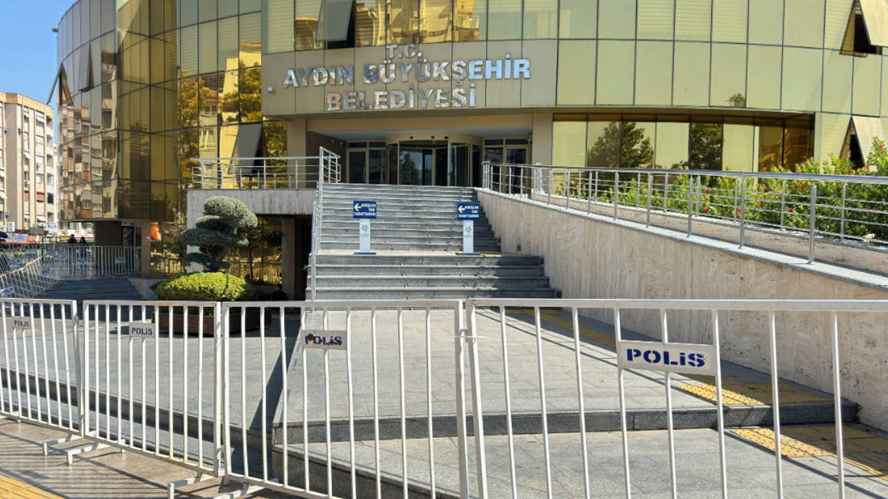aydin buyuksehir meclisi toplantisi oncesi bariyerli guvenlik onlemi ztVUSxXG