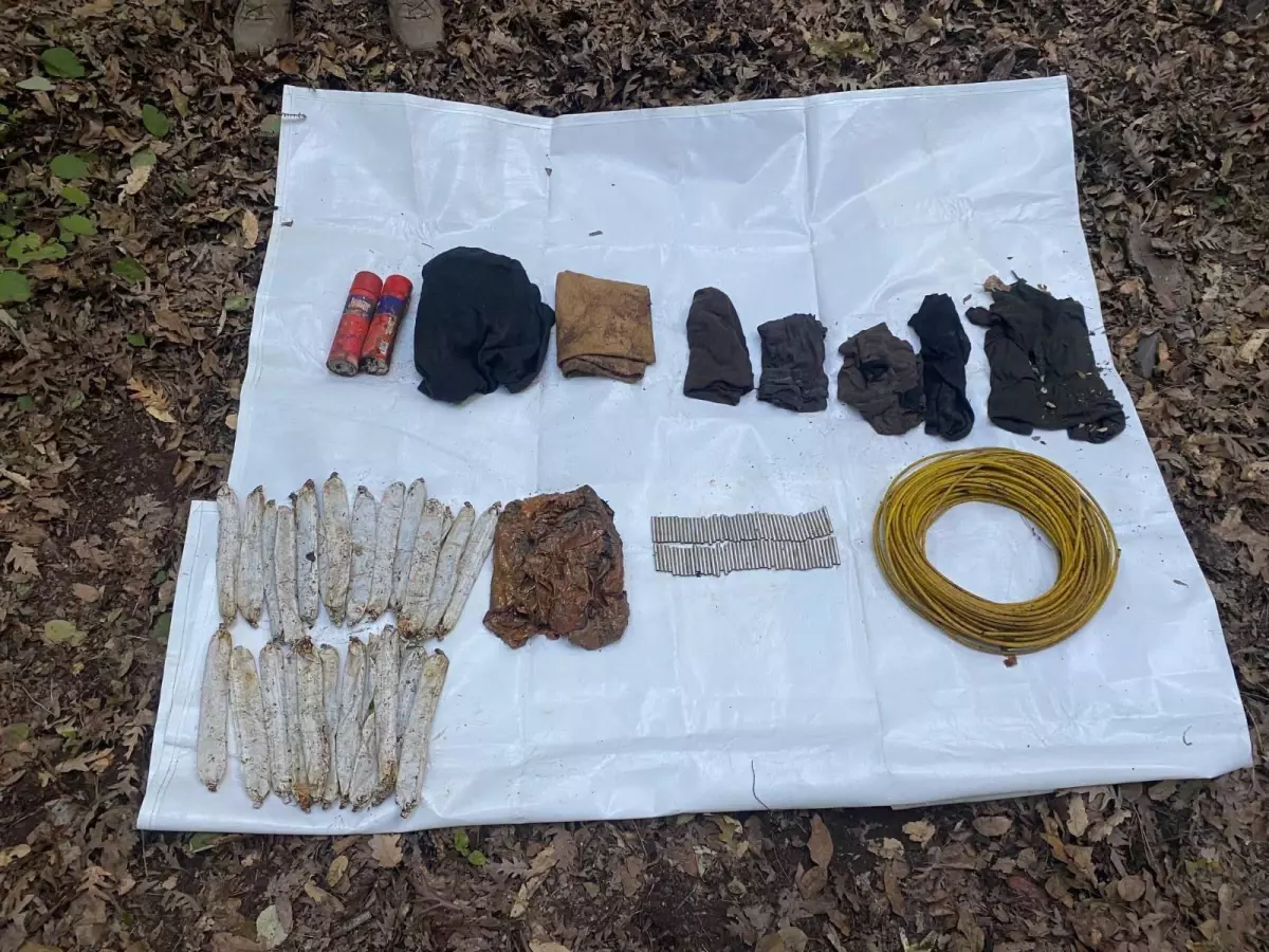 dortyolda jandarma operasyonu pkkya ait patlayicilar ele gecirildi 6YEMfpsf