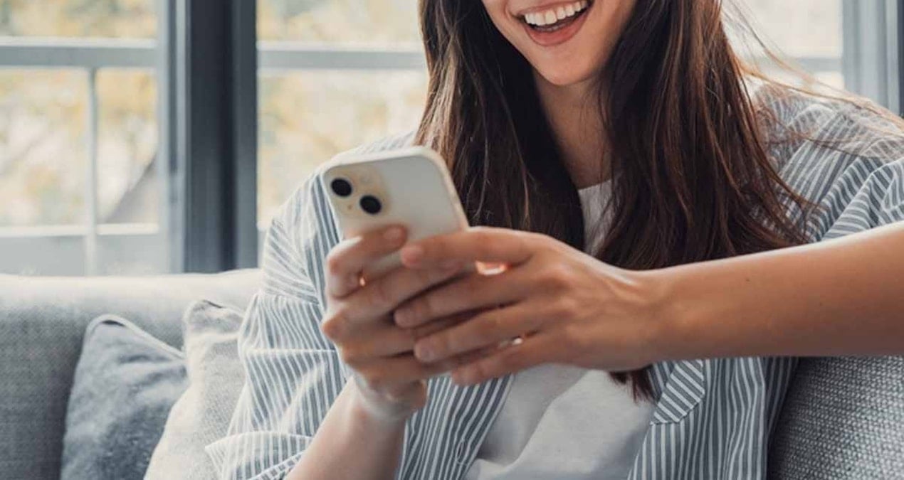 halk isyan etti hukumetin getirdigi gunde 2 saat telefon yasagi ortaligi karistirdi RZGAGce1