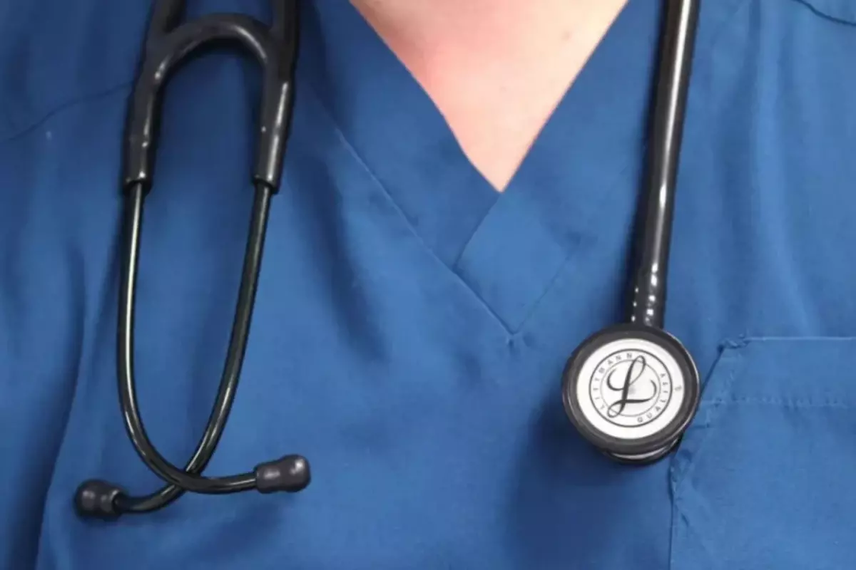 mahkemeden ameliyati yarida birakip hemsire ile iliskiye giren doktor hakkinda skandal karar 1SNWFuBz