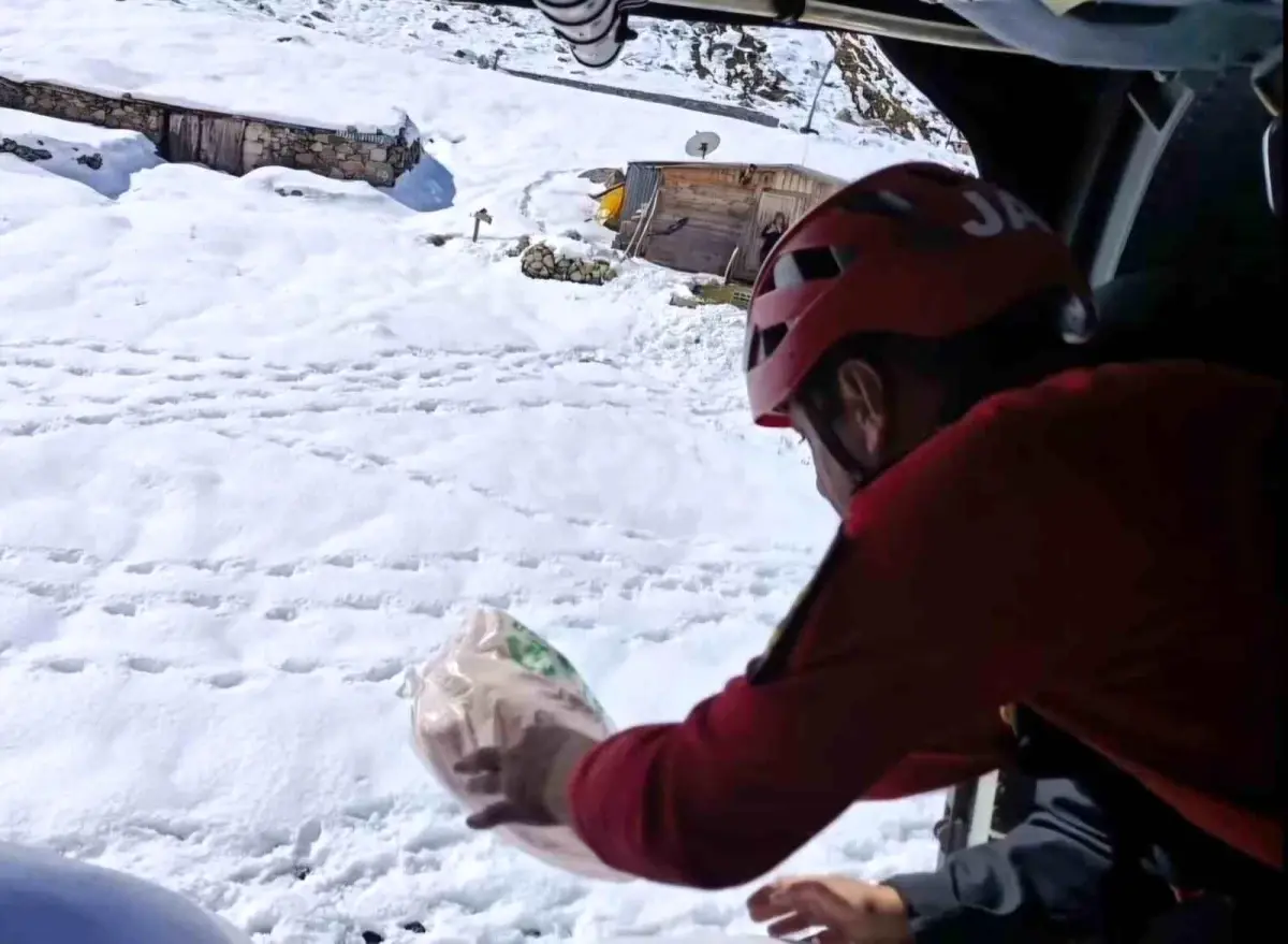 rizede yaylalara helikopterle yardim LUjOtIZF