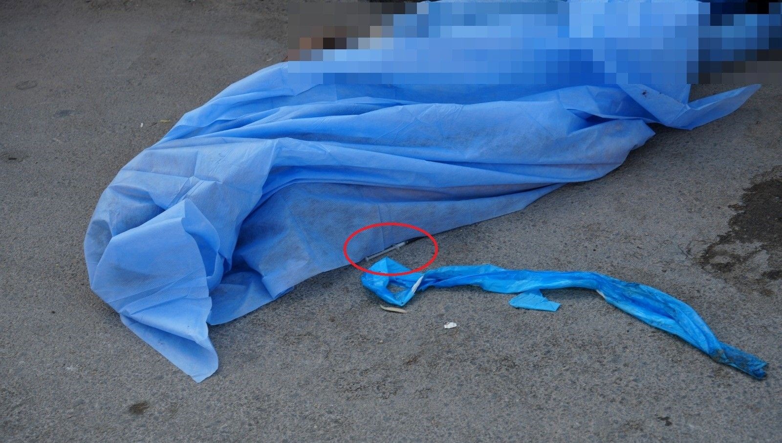 sokak ortasinda olu bulundu yaninda siringa bulundu YPSPNbSd