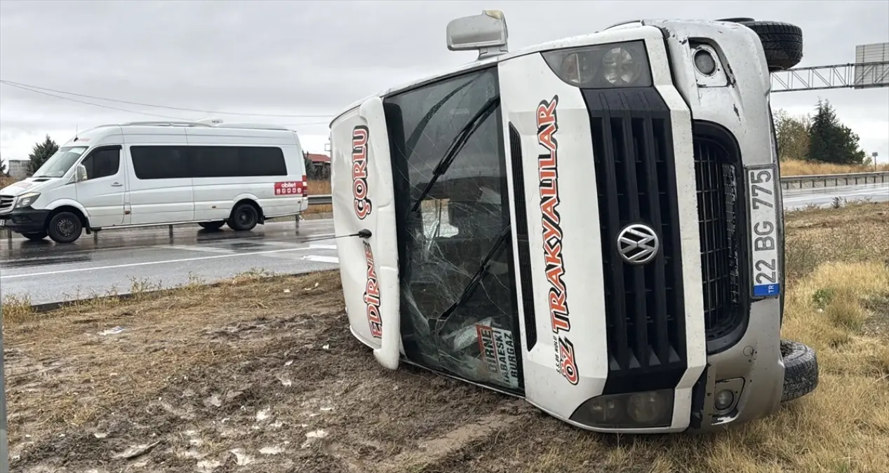 babaeskide minibus devrildi 7 yarali Ww5kx5bh