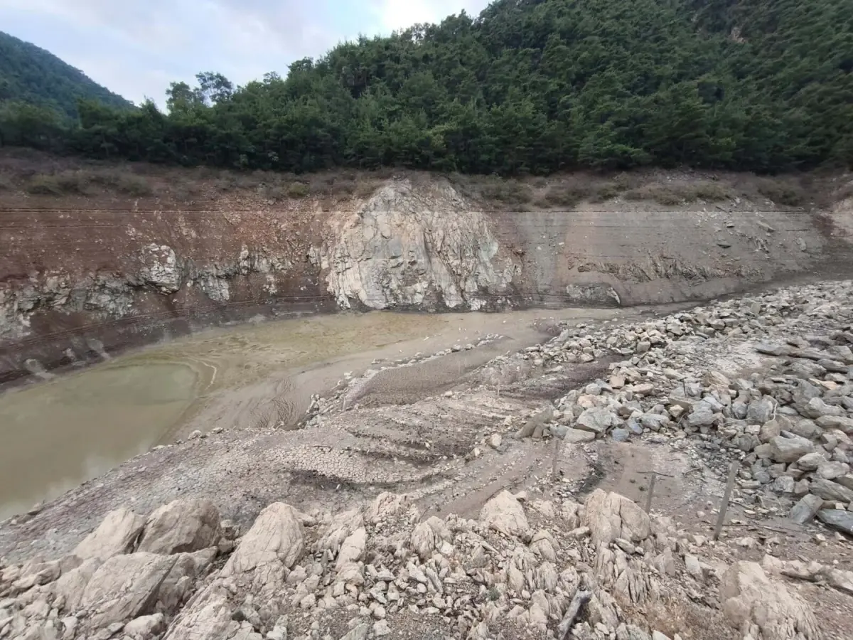 izmirde 3 baraj kurudu cyjtZi6m.jpg