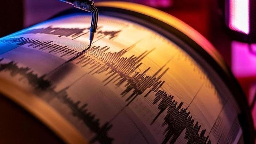 son dakika marmara denizinde 35 buyuklugunde deprem LAH1pekS