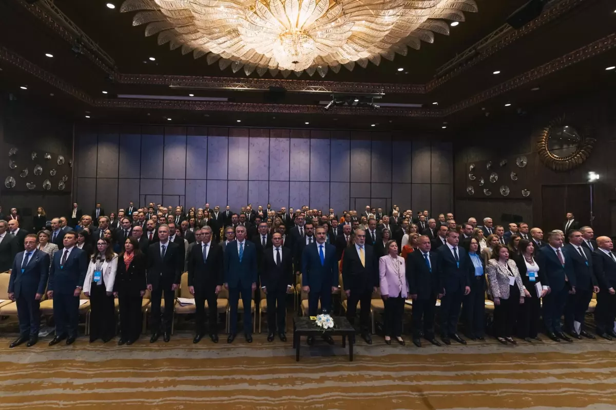 baskonsoloslar konferansi basladi eSkmwpdv.jpg