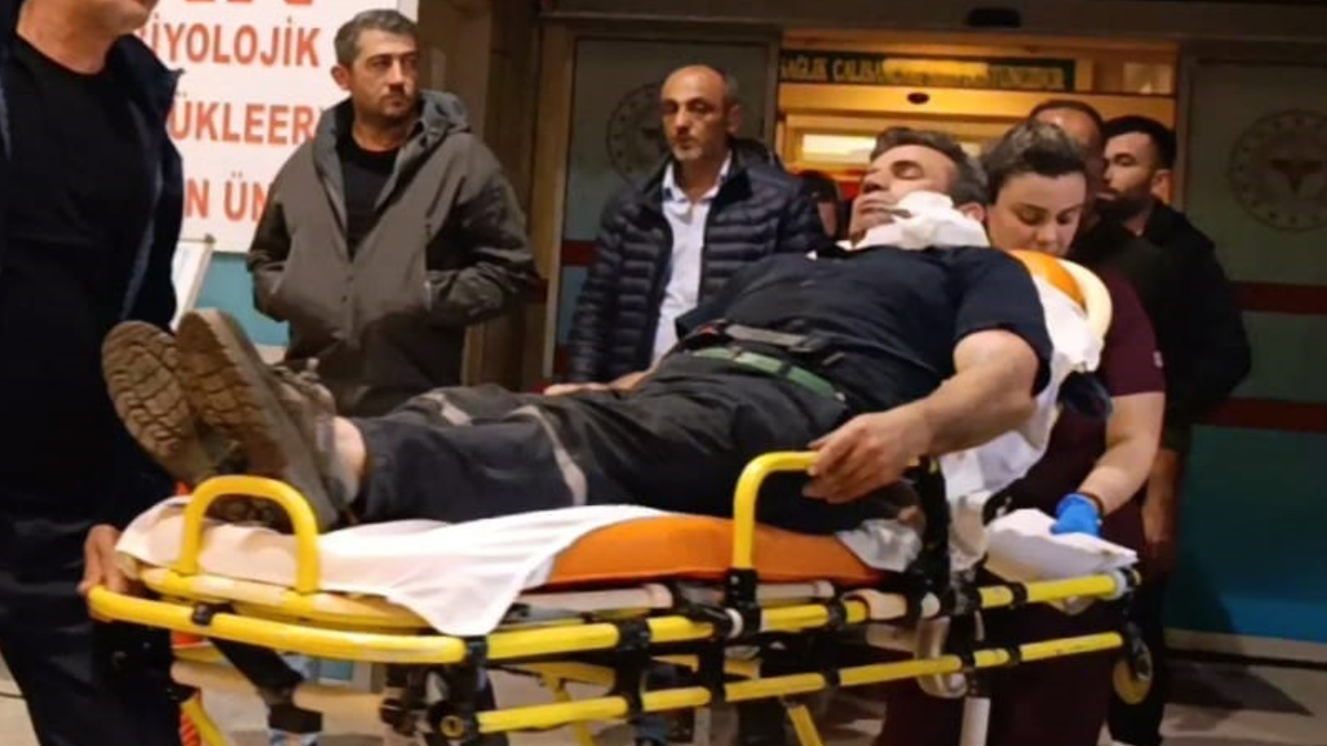 bursada romorkun kopan halat demiri bir kisinin yuzune saplandi Krnt8zRY.jpg