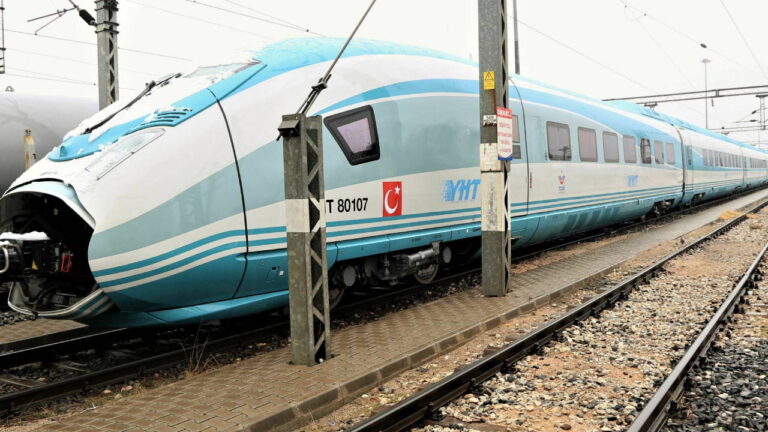 ankaradaki-yuksek-hizli-tren-kazasi-davasi-ertelendi-cxkCPqvl-1