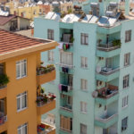 Apartmanda tadilat kurallari degisiyor artik komsudan izin almadan civi bile cakilamayacak TVhbv21d